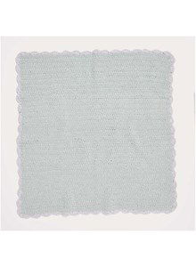 In stokjes gehaakte babydeken