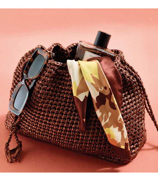 Haakpatroon tas met gedraaide schouderkoordjes