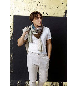 Sjaal gemaakt van Lang Yarns Norma - Norma Color