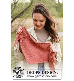 Driehoekige kleine omslagdoek gemaakt van Drops Merino extra fine