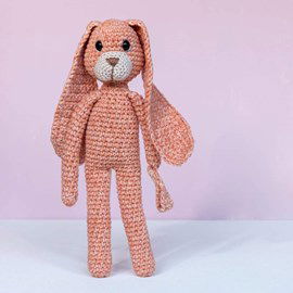 Durable Durable haakpatroon knuffelkonijn, gehaakt van het garen Coral faded.Lengte ca 28 cm