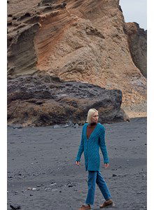 Damesvest met fraai kabelpatroon