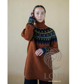 Lange damestrui Kastali gemaakt van Lopi Lettlopi