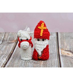 Sinterklaas en Ozosnel gemaakt van Naaiartikelen