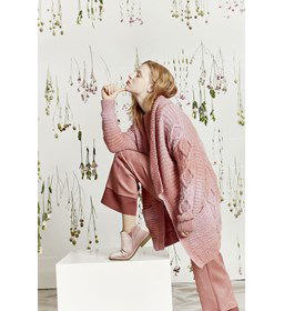 Damesvest gemaakt van Lang Yarns Carina (op=op)