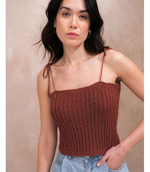 Breipatroon damestopje Lina met gestrikte schouderbandjes