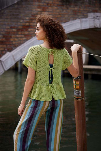 Damestruitje Celebration met schootje en striksluiting in achterpand