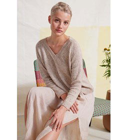 Damestrui met V-hals gemaakt van Lang Yarns Vaya