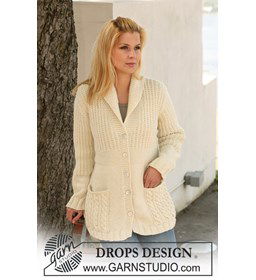 Vest met structuur patroon en zakken.