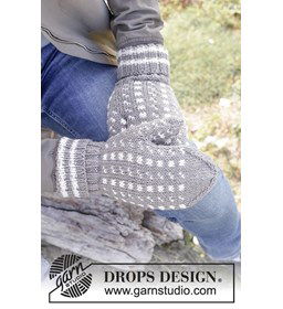 Herenwanten met winters patroon gemaakt van Drops Merino extra fine