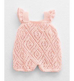 Speelpakje in kantpatroon gemaakt van Phildar Phil Rustique