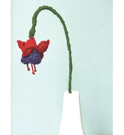 fuchia op lange steel gemaakt van Naaiartikelen