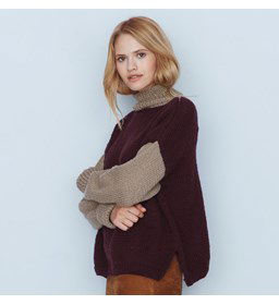 Damestrui met in kleur afstekende col en mouwen gemaakt van Phildar Phil Sport