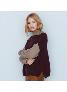 Damestrui met in kleur afstekende col en mouwen
