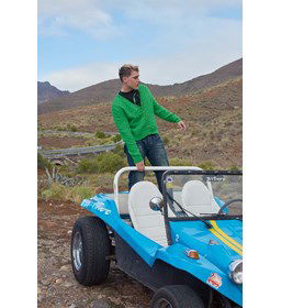 Herenvest met knoopsluiting gemaakt van Lang yarns Poseidon