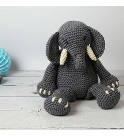 Olifant gemaakt van Drops Snow - Eskimo