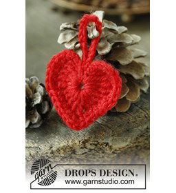 Gehaakt kersthart gemaakt van Drops Karisma