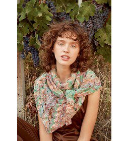 Driehoekige sjaal gemaakt van Lang Yarns Karma