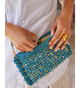 clutch met gekleurde pailletten gemaakt van Lana Grossa The Bast