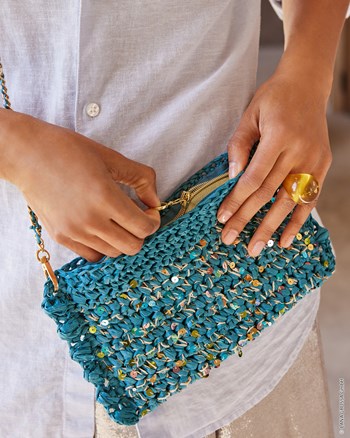 clutch met gekleurde pailletten