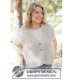 Soft Braid Vest met Knopen gemaakt van Drops Nord