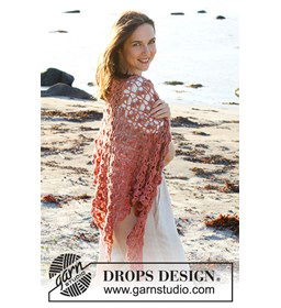 Omslagdoek gemaakt van DROPS Sky