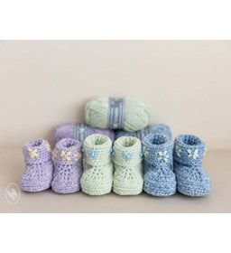 Slojes met dubbele rand gemaakt van Haaknaalden