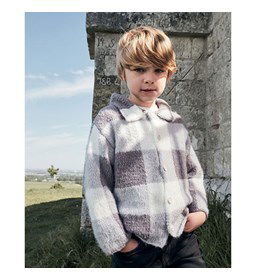 Jongensvest gemaakt van knopen