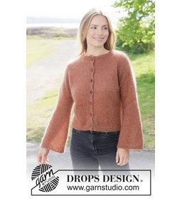 damesvest met raglan en klokmouwen gemaakt van knopen