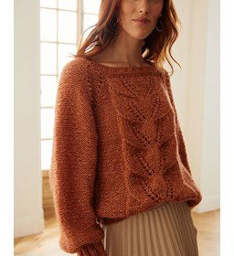 Damestrui Honoree met fantasiepatroon gemaakt van Phildar Phil Givre