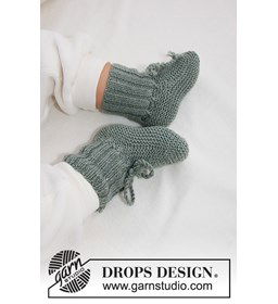 Babysloffen gemaakt van Drops Baby Merino