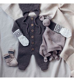 Baby boxpakje gemaakt van Lang Yarns Merino 200 bebe