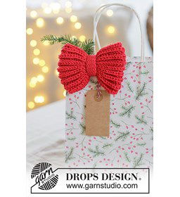 Holly Red Bow gemaakt van Drops Cotton Merino