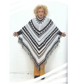De Handsfree Poncho gemaakt van knopen