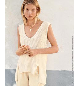 Damestop met een in lengte verspringend voorpand gemaakt van Lana Grossa Alta Moda Cotolana en Cotalana Print