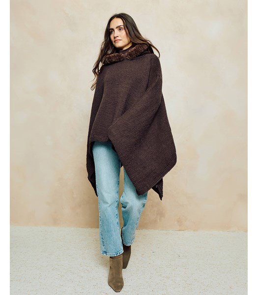 Breipatroon wijde poncho met capuchon