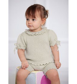 Meisjes t-shirt met gehaakte sierranden gemaakt van Boeken Lana Grossa