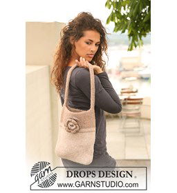 Gevilte tas met gehaakte roos. gemaakt van Drops Snow - Eskimo