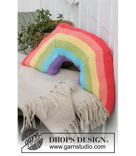 Breipatroon kussen Rainbow Arch Cushion