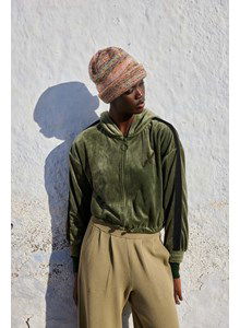 Lange muts met dubbele rand