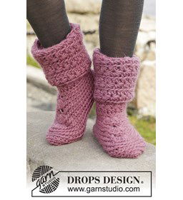 Gehaakte sloffen gemaakt van Drops Snow - Eskimo