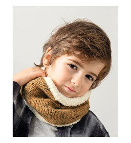 Kinder col gemaakt van Phildar Phil Tweedy