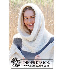 Hoodie met korte voor en achteflap gemaakt van rondbreinaald nr 6