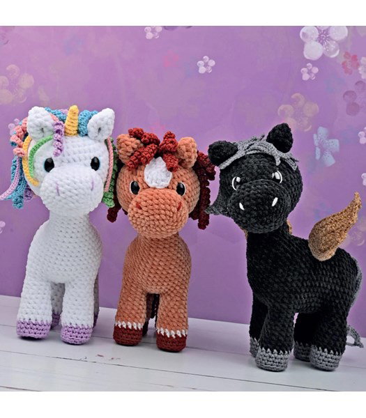 Haakpatroon unicorn met gekleurde manen