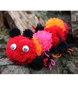 rups pompon gemaakt van Lammy Yarns No 1