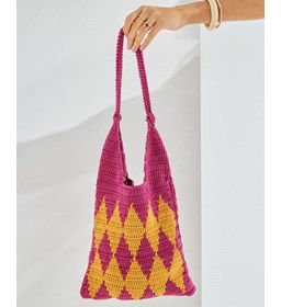 Boodschappentas met gekleurde ruitjes patroon  gemaakt van Phildar Phil Coton 4