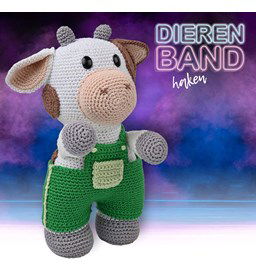 Knuffelkoe in tuinbroek gemaakt van Durable Coral