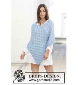 Poncho gemaakt van Drops Kid Silk