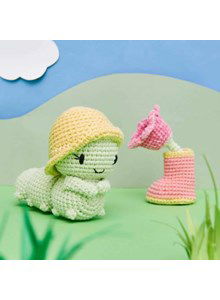 Rups met muts en laars