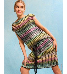 damesrok met strikkorrd in de taille gemaakt van Haaknaalden